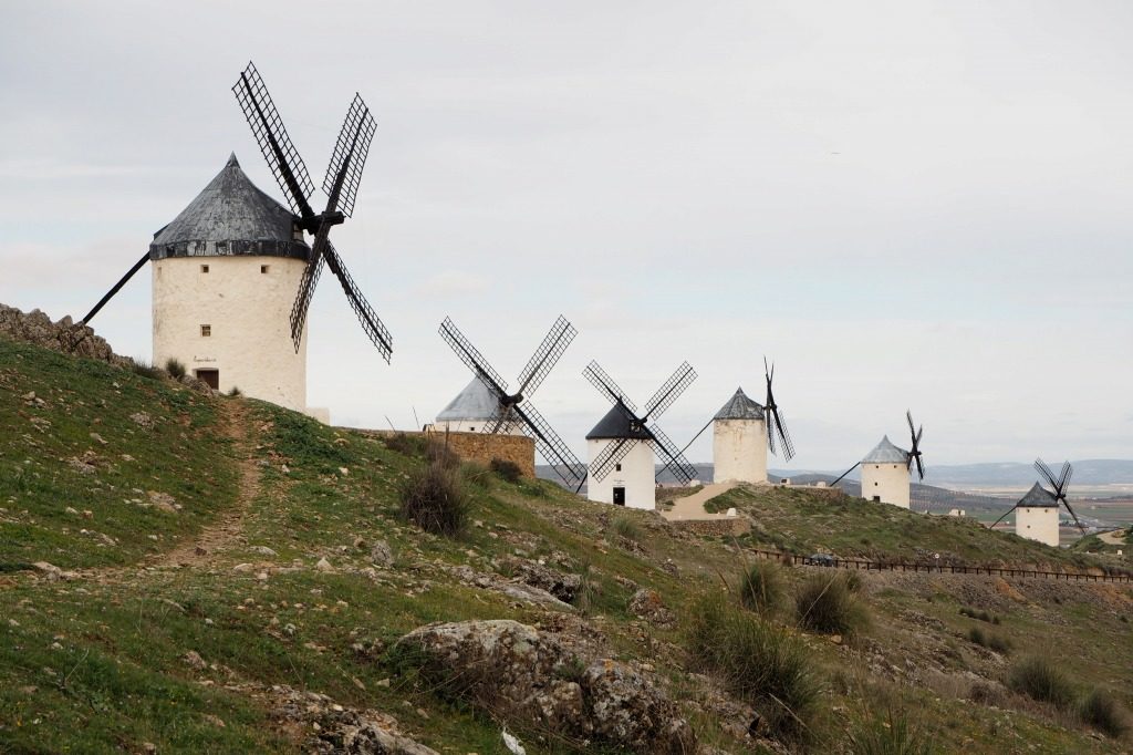 スペイン　コンスエグラ　風車